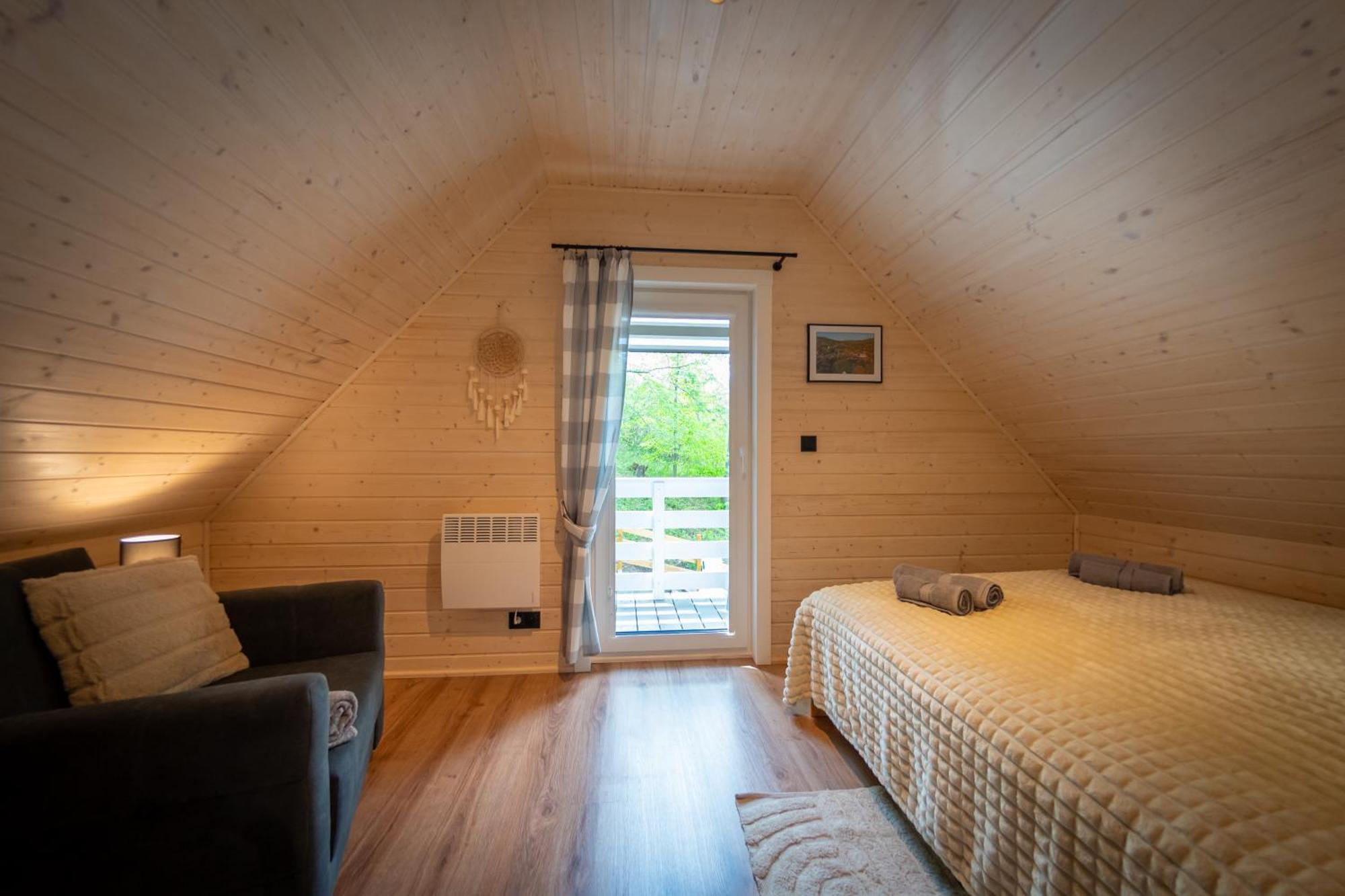 Ferienhaus U Sosny - Nowoczesne Na Wylacznosc, Spokojna Okolica Blisko Lasu I Szlaku, 1,2 Km Od Centrum Brennej