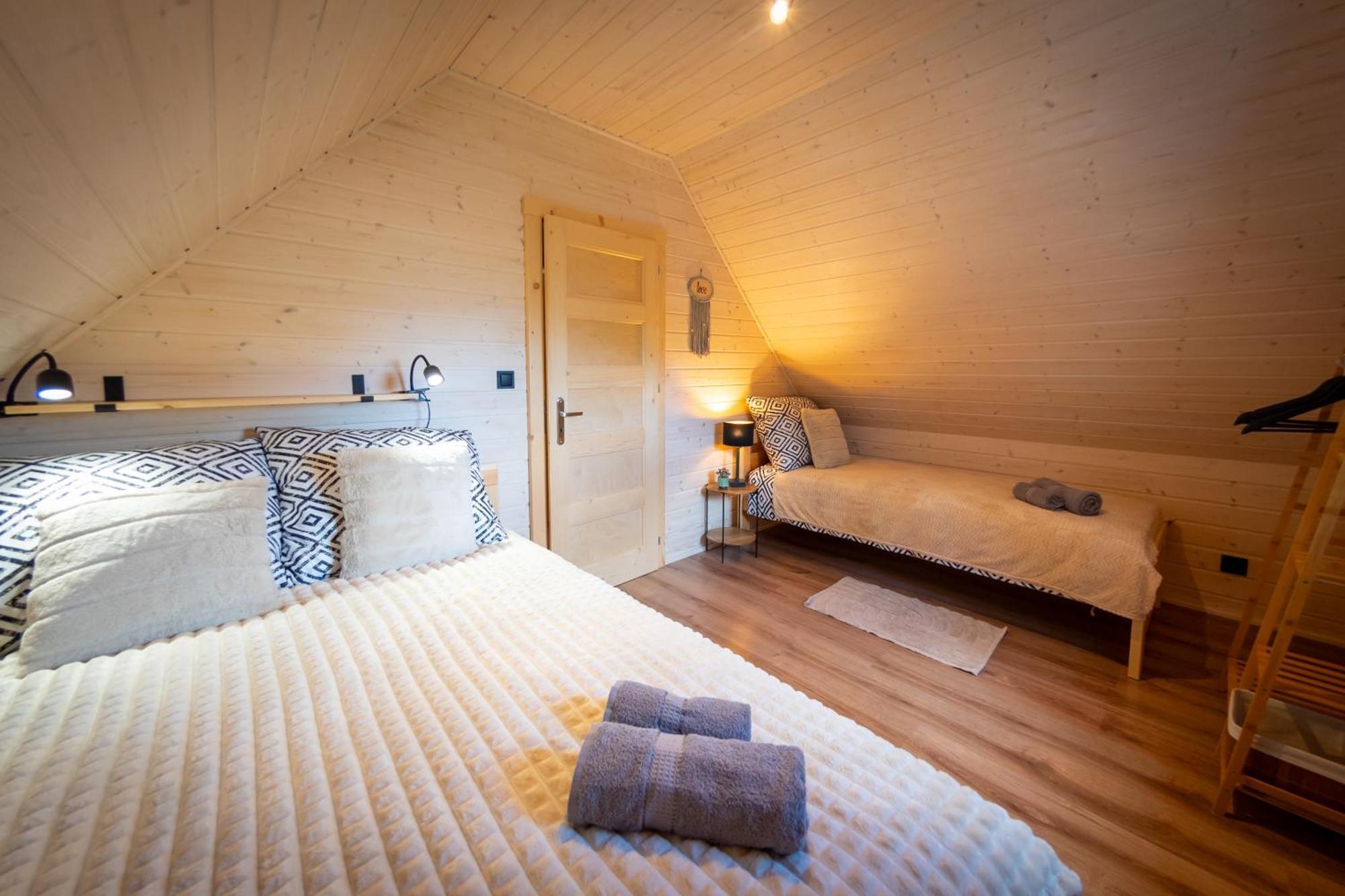 Ferienhaus U Sosny - Nowoczesne Na Wylacznosc, Spokojna Okolica Blisko Lasu I Szlaku, 1,2 Km Od Centrum Brennej Brenna